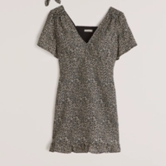 Abercrombie Flutter Sleeve Smocked Mini Dress - Picture 1 of 4